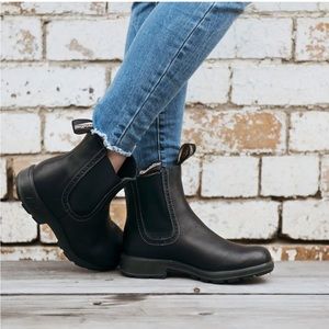 Blundstone women’s 1448 Chelsea boot new in box!